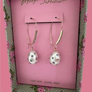 Betsey Johnson egg shaped Earrings New